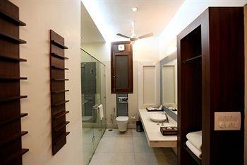 Clark Green Hotel New Delhi G1 PUSHPANJLI FARMS DWARKA LINK ROAD BIJWASAN