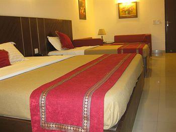 La Sapphire Hotel New Delhi A-23, NH 8 Mahipal pur Extension