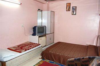 Hotel Woodland Deluxe New Delhi 8235/6, Multani Dhanda, Arakashan Road