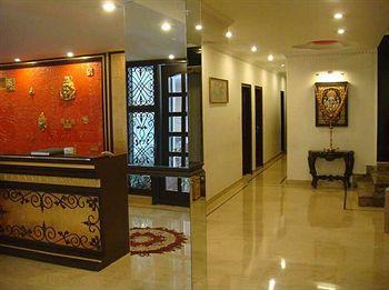 Hotel Clark Surya New Delhi 4/33 w e a Saraswati Marg Karolbagh delhi