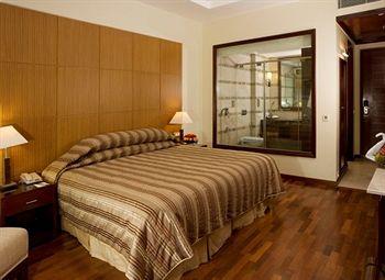 Parkland Retreat Hotel New Delhi Main Chattarpur Mandir Road Satbari