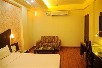 Hotel Prince Polonia New Delhi 2325-26, Tilak Street,
Pahar Ganj