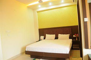 Hotel Prince Polonia New Delhi 2325-26, Tilak Street,
Pahar Ganj