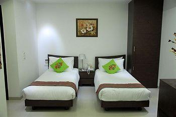 Iris Park Hotel New Delhi A-1/24 Safdarjung Enclave