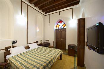 Calve Hotel Puducherry Old No. 36 Vysial Street