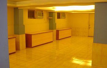 Golden Emerald Hotel Pune 473/14B Gultekdi Salisbury Park Area