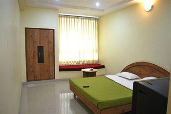 Hotel Kuber Inn Shirdi Near Police-ground, Nagar-manmad road highway