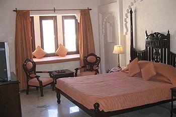 Hotel Swaroop Vilas Udaipur 6, Ambavgarh, Opp. Lake Swaroop Sagar