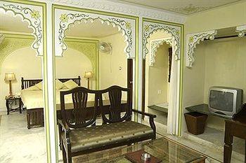 Hotel Swaroop Vilas Udaipur 6, Ambavgarh, Opp. Lake Swaroop Sagar