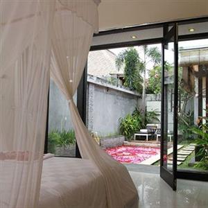 Tony's Villa Bali Jalan Petitenget Kerobokan Kuta