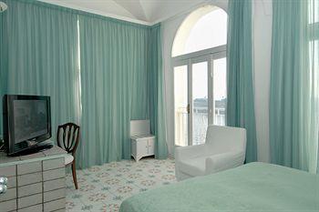 Hotel Marina Riviera Amalfi Via Pantaleone Comite 19