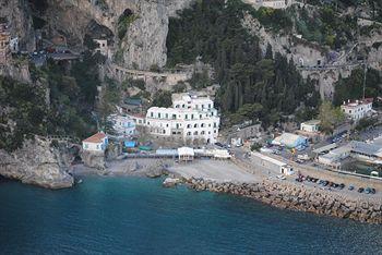 Aurora Hotel Amalfi Piazzale dei Prontontini, 7