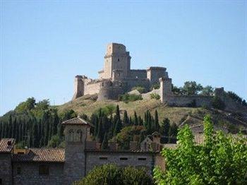 Vignola Hotel Assisi Via San Bernardino da Siena 23