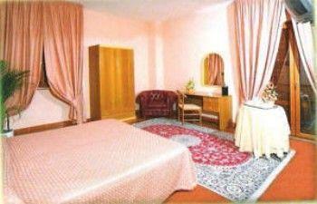 Hotel Belvedere Caserta Km 31 Strada Statale Sannitica 87 San Leucio di Caserta