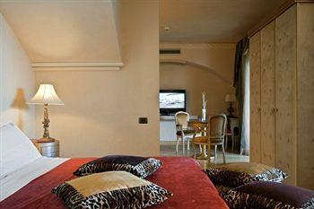 Romano Palace Luxury Hotel Catania Viale Kennedy 28