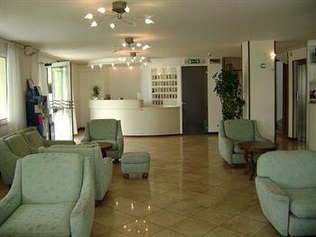 Diplomatic Hotel Cervia Lungomare Deledda 114