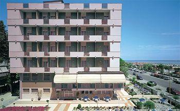 Diplomatic Hotel Cervia Lungomare Deledda 114