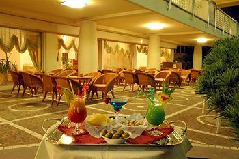 Universal Hotel Cervia Lungomare Deledda 118