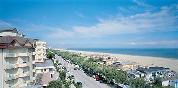 Universal Hotel Cervia Lungomare Deledda 118