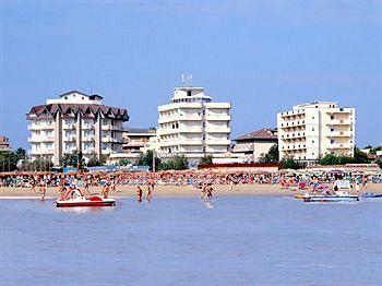 Universal Hotel Cervia Lungomare Deledda 118