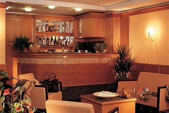 Mach 2 Hotel Rome Airport Fiumicino Via Portuense, 2465