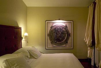 Hotel L'Orologio Florence Piazza Santa Maria Novella 24