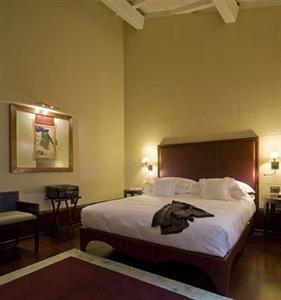 Hotel L'Orologio Florence Piazza Santa Maria Novella 24