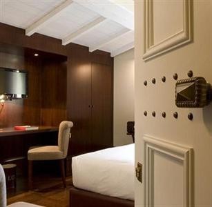 Hotel L'Orologio Florence Piazza Santa Maria Novella 24