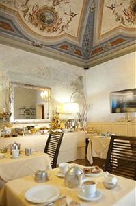 Palazzo Dal Borgo Hotel Aprile Florence Via della Scala 6