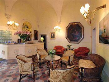 Palazzo Dal Borgo Hotel Aprile Florence Via della Scala 6