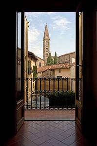 Palazzo Dal Borgo Hotel Aprile Florence Via della Scala 6