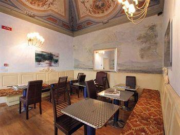 Palazzo Dal Borgo Hotel Aprile Florence Via della Scala 6