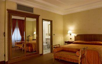 Strozzi Palace Hotel Florence Via De' Vecchietti 4