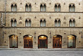 Pierre Hotel Florence Via Lamberit 5