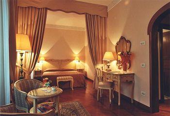 Pierre Hotel Florence Via Lamberit 5