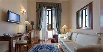 Pierre Hotel Florence Via Lamberit 5