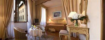 Pierre Hotel Florence Via Lamberit 5