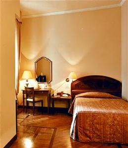 Pierre Hotel Florence Via Lamberit 5