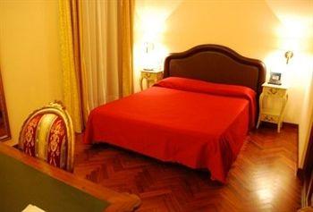 Hotel Villa Pigna Folignano Viale Assisi 33