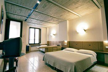 Albergo Bianchi Stazione Mantua Piazza Don Leoni 24