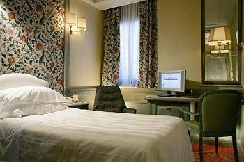 Capitol World Class Hotel Milan Via Cimarosa 6