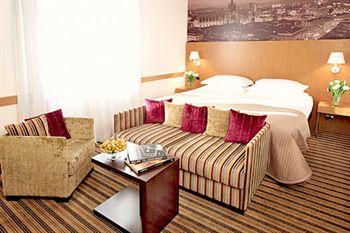 Starhotels Tourist Milan Viale Fulvio Testi, 300