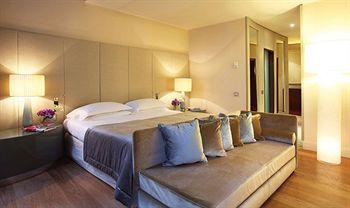 Starhotels Rosa Grand Milan Piazza Fontana 3