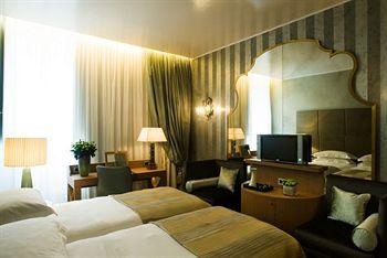 Starhotels Rosa Grand Milan Piazza Fontana 3