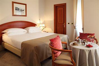 Starhotels Rosa Grand Milan Piazza Fontana 3