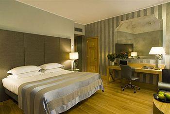 Starhotels Rosa Grand Milan Piazza Fontana 3