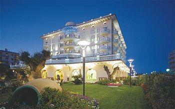 Palace Hotel Cervia Viale 2 Giugno 60