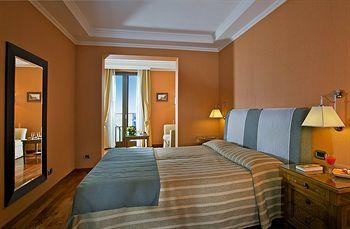 Palazzo Turchini Hotel Naples Via Medina 21/22