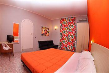 H Rooms Hotel Naples Via F. Caracciolo 11