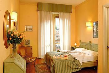 Hotel Prati Naples Via Cesare Rosaroll 4 (angolo Piazza Principe Umberto)